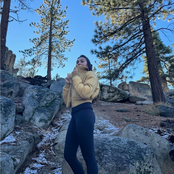 CLOSET CLEAROUT ✨FREE PEOPLE Boulder Babe Bomber Puffer Jacket Mustard
Size XS - Picture 8 of 11